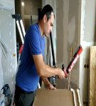 How to choose an adhesive foam for drywall, rules for use and consumption
