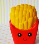 Pictures and instructions to create a squishy in the shape of french fries with your own hands