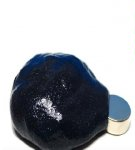 3 recipes for making magnetic slime at home