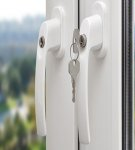 DIY step-by-step instructions for repairing and replacing a lock in a plastic door