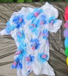 How to paint an acrylic t-shirt at home, 9 easy ways