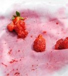 22 Best Remedies To Wash Berries From Clothes At Home