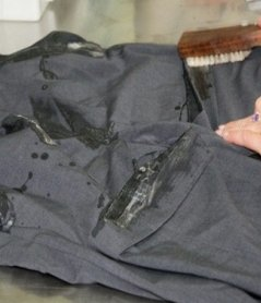 TOP 10 ways to remove tar from clothes at home