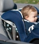 Step-by-step instructions on how to properly assemble a child car seat after washing