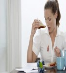 How and what to quickly wash blueberries from clothes at home