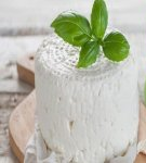 How to properly store feta cheese and recipes for making brine at home