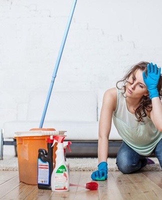 girl washes the floors