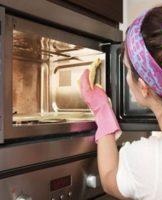 How to quickly wash the inside of the microwave from grease at home