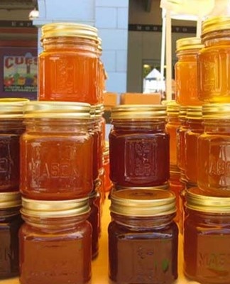 honey in glass jars