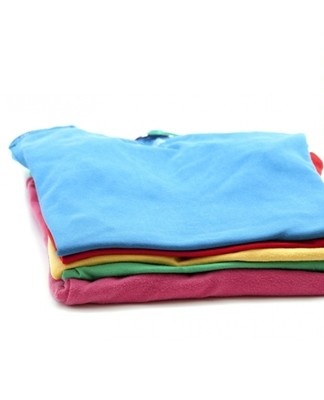 10 ways to quickly and easily fold a t-shirt so it doesn't wrinkle