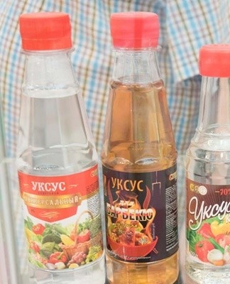 The ingredients are mixed, the solution is used to soak the rusty streaks