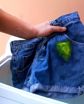How can you wipe paint from clothes at home, chemical and folk remedies