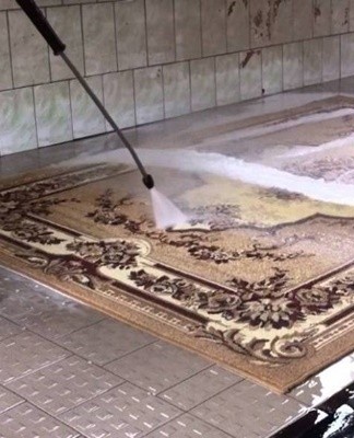 How to wash a carpet with a Karcher pressure washer at home