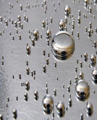 Before collecting mercury, water is collected in the container.