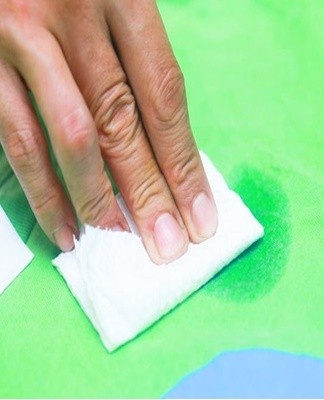 Any of the available substances is rubbed into the stain, and after 15-20 minutes it is washed off with water.