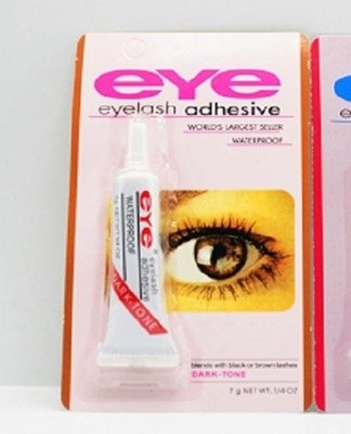 For beginners, a long-lasting glue is preferable.