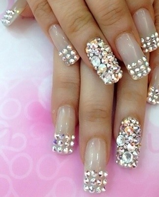 Before getting a manicure, you need to consider the concept of the event.