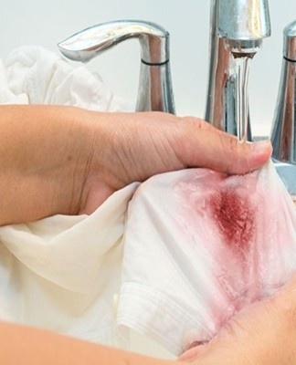 Bleach is made from washing powder, which includes club soda, 6% vinegar and cold water.