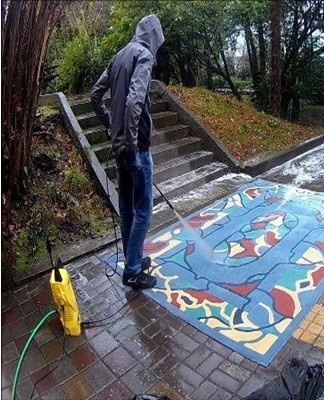 To understand whether the foam has peeled off the carpet, you need to try it by touch.