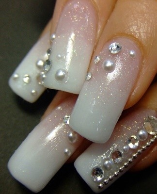 Ordinary glue cannot guarantee reliable adhesion of the pebble to the nails.