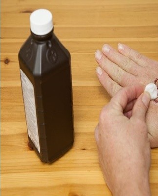 Products designed by professionals to remove henna stains perform their function faster,