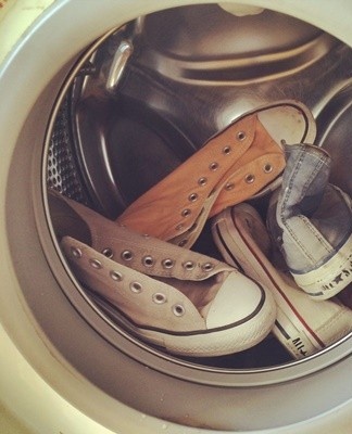 One day before washing, strips and oil stains should be washed off with warm water and soap.