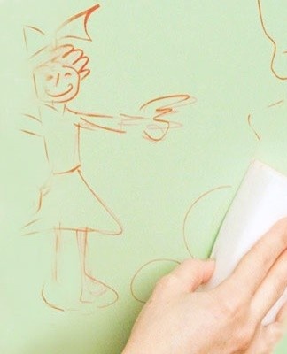 It is recommended to wipe dry lines with a melamine sponge.