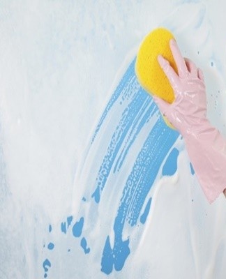 How and what is the best way to clean windows properly and quickly at home without leaving streaks