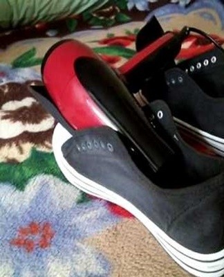 drying shoes
