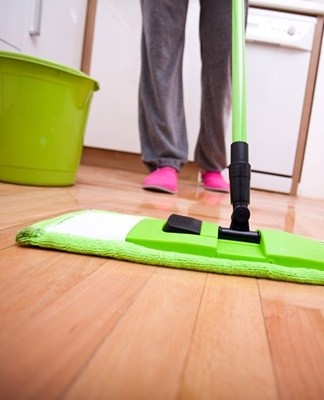 If you regularly wash your laminate with this product, you can prevent surface wear.
