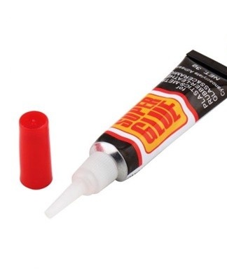 In order to remove superglue remnants from plastic furniture, the tool must be chosen especially carefully.