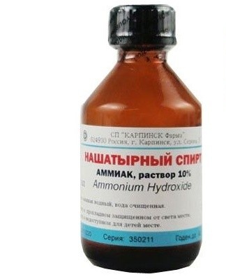  Apply it to the stain with a cotton ball and wipe gently.