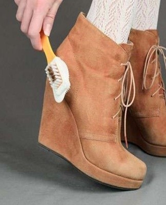 It is necessary to clean contaminated light suede shoes with an ammonia solution.