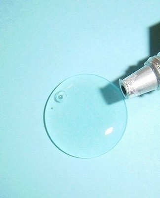 Many products are suitable for fabric, their choice depends on whether the material is thick or thin, artificial or natural.