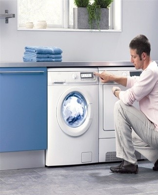 The device operates at 400 rpm, the remote humidity percentage is 10.