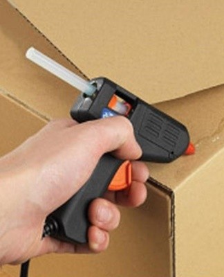 The average duration of use of a glue gun is 30-40 minutes, depending on the model and individual characteristics
