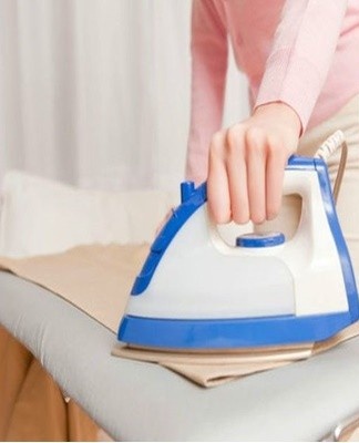 In case of loss of the label on the pants, knowing what fabric the item is sewn from, it is easy to choose the way of ironing.