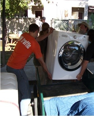 It is recommended to immerse him in a natural position so that he stands on his feet.