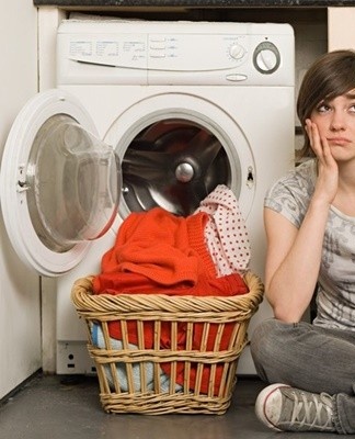 The constant loading of the drum causes breakdowns, because the accumulation of things weighs it down and unbalances it.