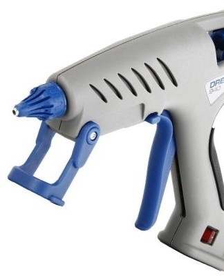 A powerful gun is enough to apply glue in a small warehouse ladder.