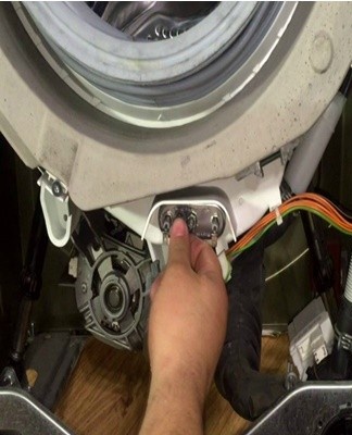 To disassemble components that failed during operation, no special tools or skills are required.