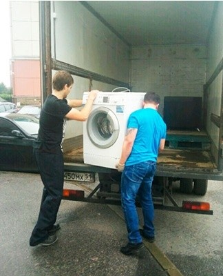 Sometimes people don't care about the high-quality packaging of equipment and transport it without packaging.