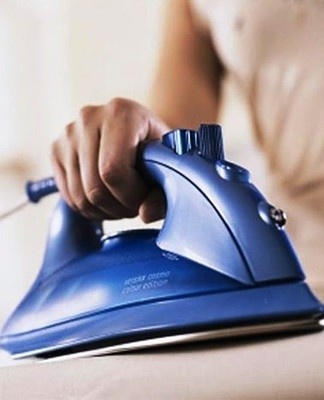 The gauze is moistened with water and wrung out so that the fabric does not get very wet.