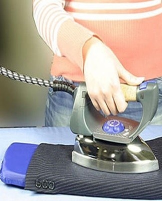 It is advisable to start ironing from the sleeves, gradually moving to other areas.