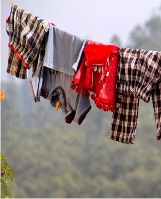 After the treatment, the clothes should be machine washed.