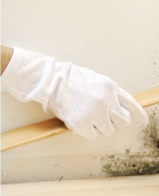 The floor, the walls and the ceiling are puttyed, the places where there was a leak are treated with alabaster The floor, the walls and the ceiling are puttyed, the places where there was a leak are treated with alabaster.