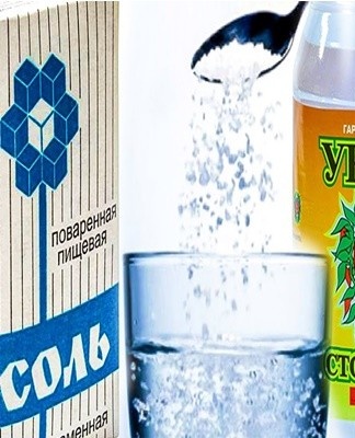 You can save clothes from bright stains with the means that any housewife in the kitchen has.