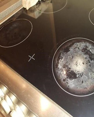 By taking good care of the hob, there is still a risk of damaging it.
