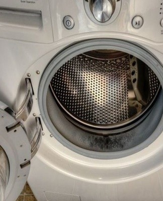 Some housewives do not wash properly and use a lot of detergents in the washing process.