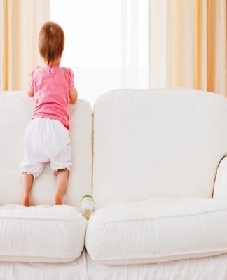 Many parents are faced with the problem of the removal of the child's urine from the surface of the furniture.
